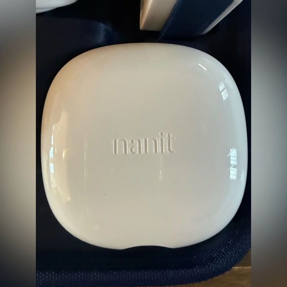 Nanit Baby Monitor Smart Bundle with NIB wall mount & Breathing Band, Hard Case - Picture 3 of 13